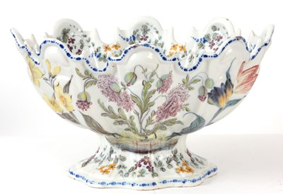 Lot 53 - A LARGE  EARLY 19TH CENTURY ITALIAN FAIENCE...