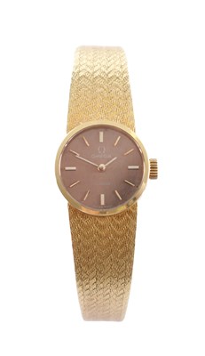 Lot 317 - A LADIES 18CT YELLOW GOLD OMEGA DE VILLE WRISTWATCH