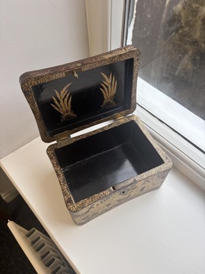Lot 50 - A 19TH CENTURY CHINESE EXPORT LACQUERWORK TEA CADDY