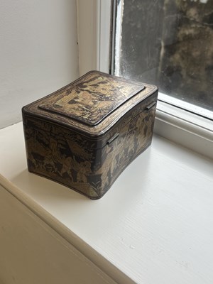 Lot 50 - A 19TH CENTURY CHINESE EXPORT LACQUERWORK TEA CADDY