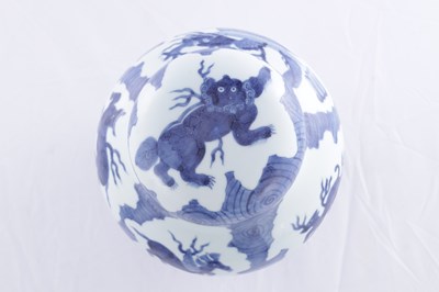 Lot 93 - A CHINESE BLUE AND WHITE PORCELAIN GINGER JAR AND COVER