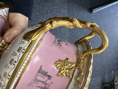Lot 11 - AN IMPRESSIVE PAIR OF EARLY 19TH CENTURY WORCESTER BARR FLIGHT & BARR LIDDED ICE PAILS