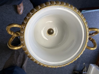 Lot 11 - AN IMPRESSIVE PAIR OF EARLY 19TH CENTURY WORCESTER BARR FLIGHT & BARR LIDDED ICE PAILS