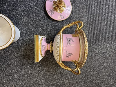 Lot 11 - AN IMPRESSIVE PAIR OF EARLY 19TH CENTURY WORCESTER BARR FLIGHT & BARR LIDDED ICE PAILS