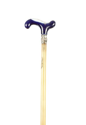 Lot 796 - A LATE 19TH CENTURY RHINOSEROS HORN LADIES' WALKING CANE
