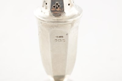 Lot 184 - A COLLECTION OF SILVER ITEMS