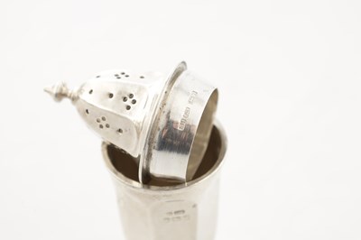 Lot 184 - A COLLECTION OF SILVER ITEMS