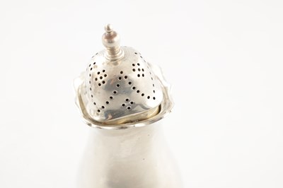 Lot 184 - A COLLECTION OF SILVER ITEMS