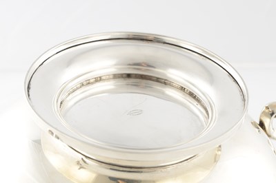 Lot 117 - A LARGE GEORGE V SILVER TWO HANDLED PRESENTATION BOWL