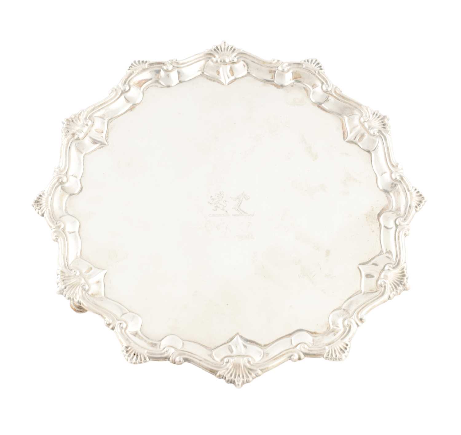 Lot 185 - A GEORGE III SILVER SALVER