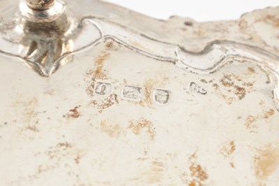 Lot 185 - A GEORGE III SILVER SALVER