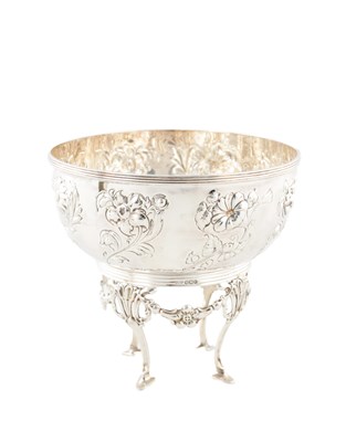 Lot 127 - A LATE VICTORIAN SILVER PEDASTAL BOWL