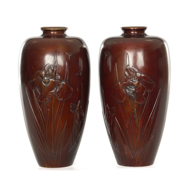 Lot 401 - A PAIR OF JAPANESE MEIJI PERIOD BRONZE VASES