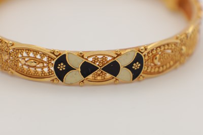Lot 303 - A 21CT GOLD AND ENAMEL BRACELET
