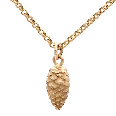 Lot 261 - A 9CT GOLD ‘ISLES OF SCILLY’ PINECONE PENDANT NECKLACE