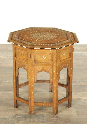 Lot 558 - A 19TH CENTURY INDIAN HARDWOOD AND BONE INLAID OCTAGONAL TABLE