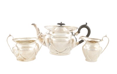 Lot 97 - AN EARLY 20TH CENTURY THREE PIECE TEA SERVICE