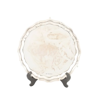 Lot 102 - A MID 20TH CENTURY SILVER TRAY