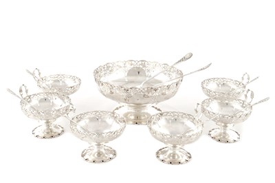 Lot 144 - MAPPIN & WEBB, A MID 20TH CENTURY SILVER DESSERT SERVICE