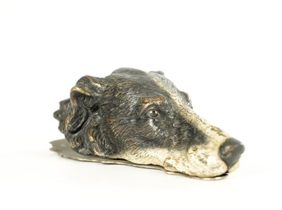 Lot 951 - ATT. FRANZ BERGMAN. A 20TH CENTURY COLD PAINTED AUSTRIAN BRONZE DOG'S HEAD PAPER CLIP