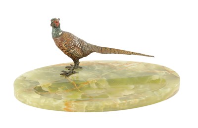 Lot 1135 - ATT. FRANZ BERGMAN. A 20TH CENTURY BRONZE AND ONYX DESK TIDY
