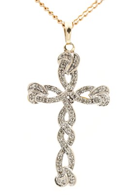 Lot 340 - A 9CT GOLD AND DIAMOND CELTIC CROSS PENDANT NECKLACE