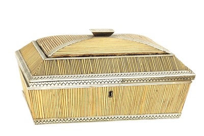 Lot 540 - A 19TH CENTURY ANGLO-INDIAN VIZAGAPATAM PORCUPINE QUILL CASKET