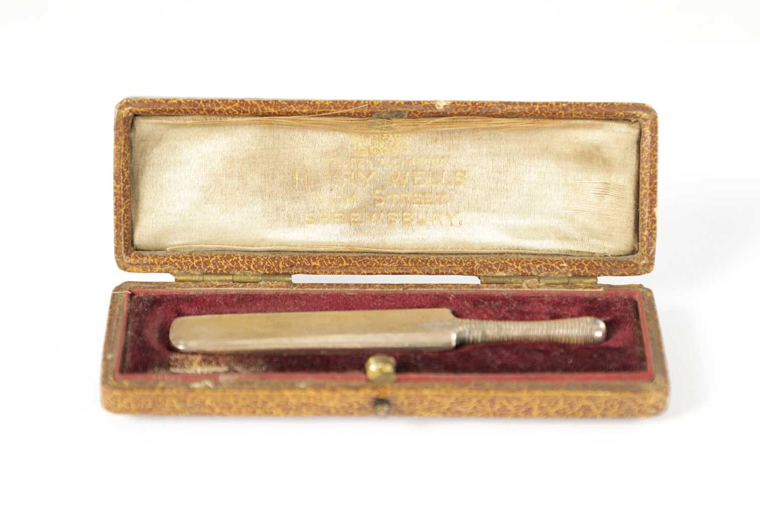 Lot 106 - AN EDWARDIAN CASED MINIATURE SILVER CRICKET BAT
