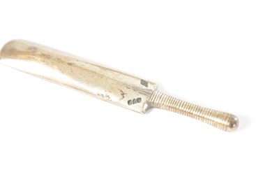Lot 106 - AN EDWARDIAN CASED MINIATURE SILVER CRICKET BAT