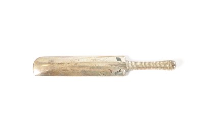 Lot 106 - AN EDWARDIAN CASED MINIATURE SILVER CRICKET BAT