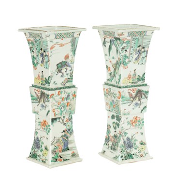 Lot 568 - A LARGE PAIR OF 19TH CENTURY CHINESE FAMILLE VERT PORCELAIN VASES