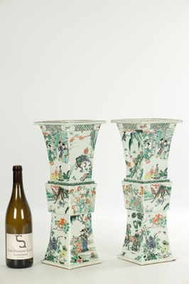 Lot 568 - A LARGE PAIR OF 19TH CENTURY CHINESE FAMILLE VERT PORCELAIN VASES