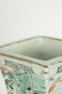 Lot 568 - A LARGE PAIR OF 19TH CENTURY CHINESE FAMILLE VERT PORCELAIN VASES