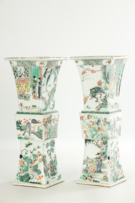 Lot 568 - A LARGE PAIR OF 19TH CENTURY CHINESE FAMILLE VERT PORCELAIN VASES