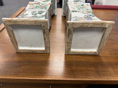 Lot 568 - A LARGE PAIR OF 19TH CENTURY CHINESE FAMILLE VERT PORCELAIN VASES