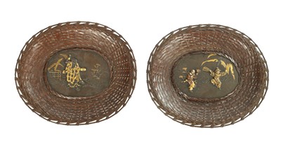 Lot 609 - A PAIR OF MEIJI PERIOD JAPANESE KOMAI STYLE BRONZE DISHES WITH WOVEN RIMS