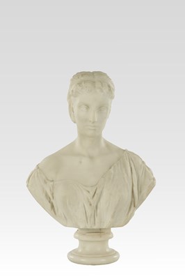 Lot 950 - AN EARLY 20TH CENTURY CARVED WHITE MARBLE BUST OF A YOUNG LADY