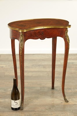 Lot 1494 - A 19TH CENTURY FRENCH MARQUETRY KINGWOOD KIDNEY SHAPED WRITING TABLE
