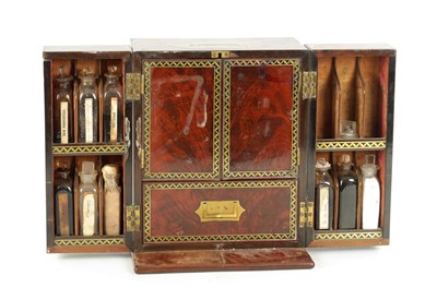 Lot 878 - A GOOD QUALITY GEORGE III BRASS-BOUND MAHOGANY APOTHECARY BOX