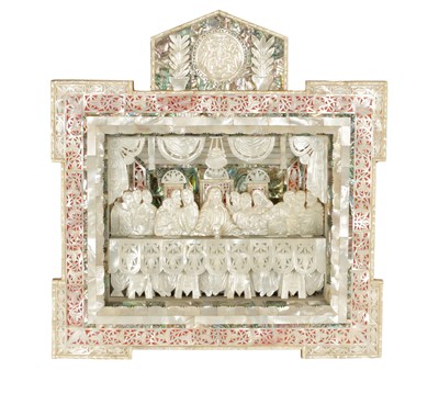 Lot 1032 - AN EARLY 20TH CENTURY JERUSALEM MOTHER OF PEARL ABALONE AND OLIVEWOOD DIORAMA DEPICTING THE LAST SUPPER