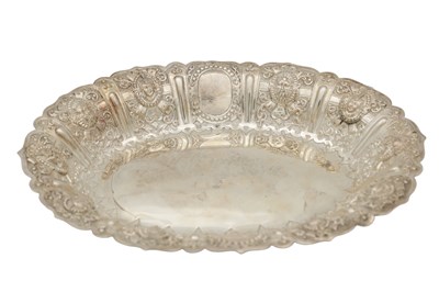Lot 87 - A LATE 19TH CENTURY SILVER BON BON DISH