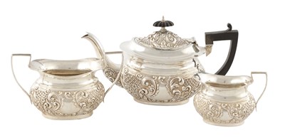 Lot 82 - AN EARLY 20TH CENTURY SILVER TEA SERVICE