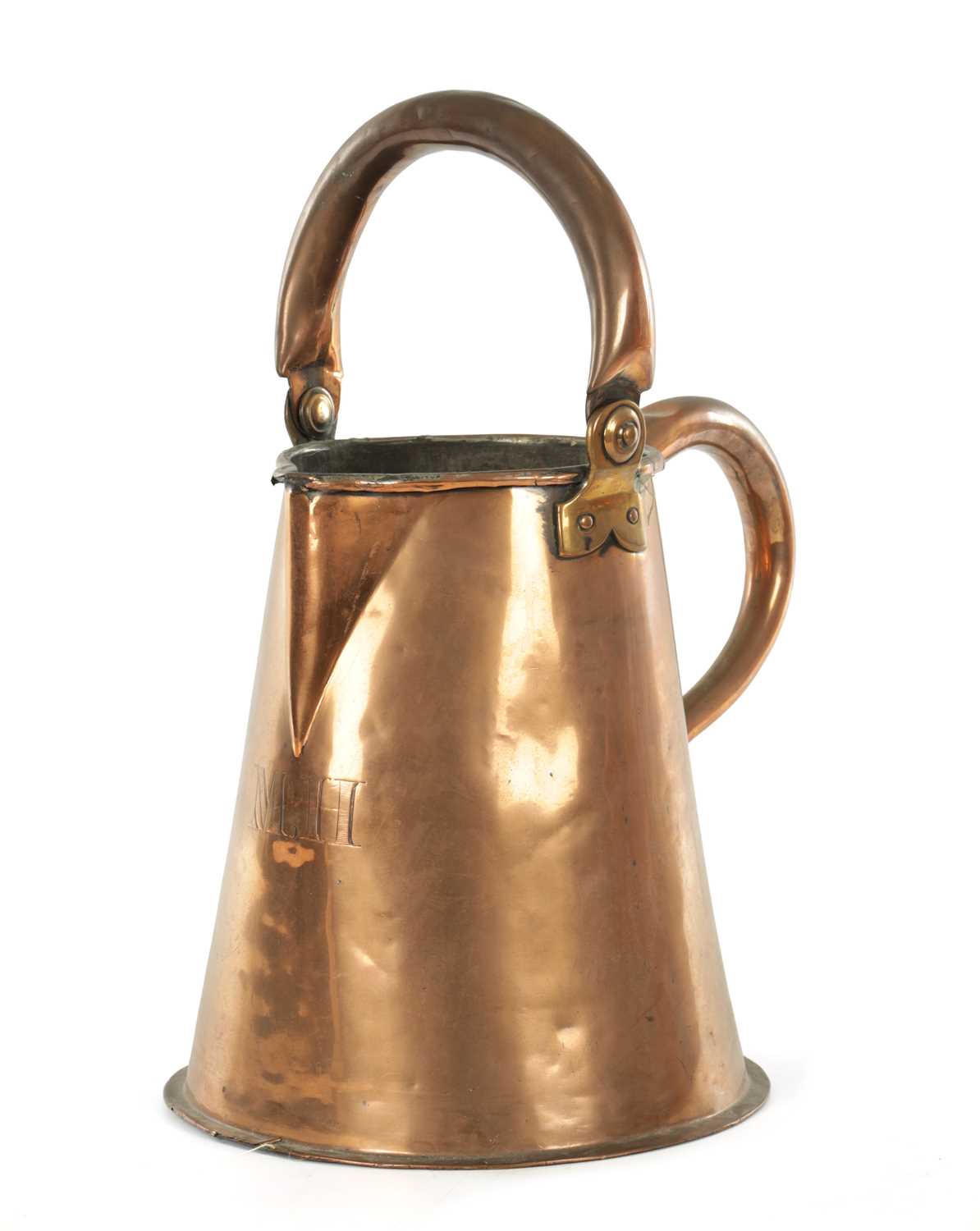 Lot 1122 - A LARGE LATE GEORGIAN SEAMED COPPER ALE JUG