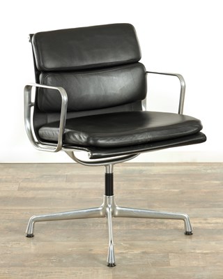 Lot 1553 - A VITRA EAMES 938-138 LEATHER AND CHROMED ALUMINIUM SWIVEL OFFICE CHAIR