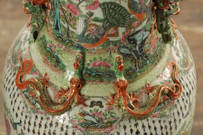 Lot 492 - A LARGE PAIR OF 19TH CENTURY FAMILLE ROSE CHINESE PORCELAIN VASES