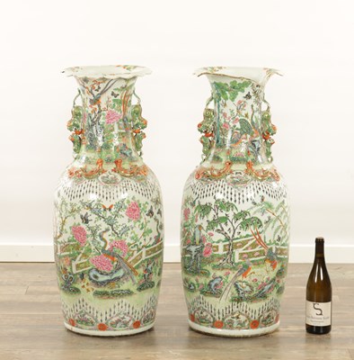Lot 492 - A LARGE PAIR OF 19TH CENTURY FAMILLE ROSE CHINESE PORCELAIN VASES