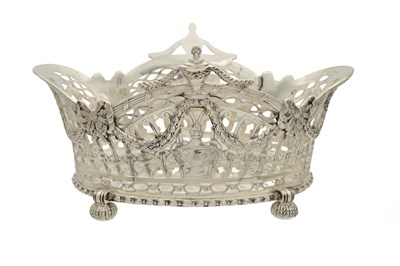 Lot 205 - AN EDWARDIAN SILVER PIERCED BASKET