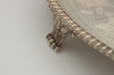 Lot 98 - AN EARLY 19TH CENTURY SILVER SALVER
