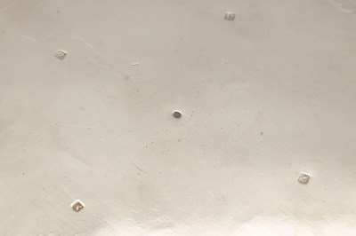 Lot 98 - AN EARLY 19TH CENTURY SILVER SALVER