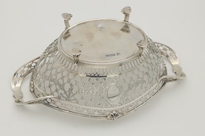 Lot 181 - AN EARLY 20TH CENTURY SILVER PIERCED DISH